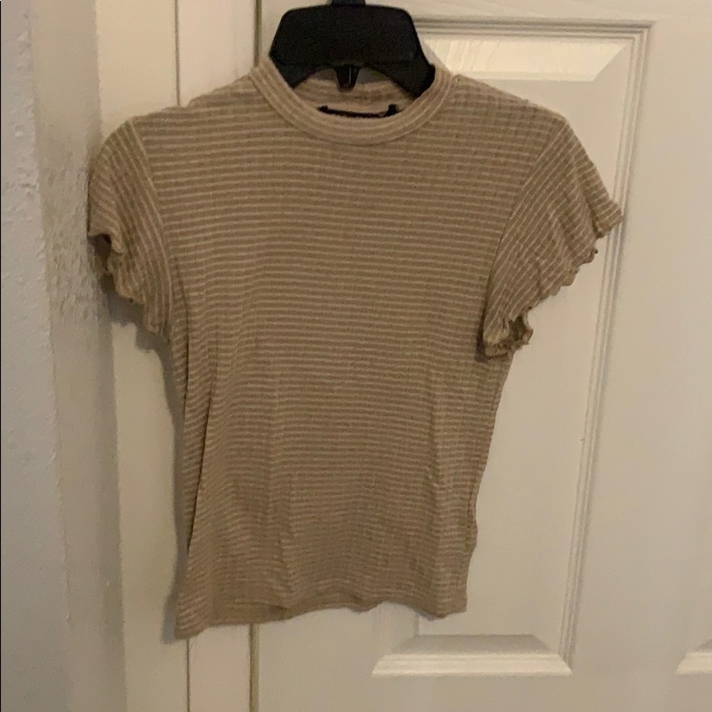 A crop top that very cute